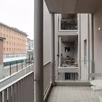 Modern Apartment In Milan